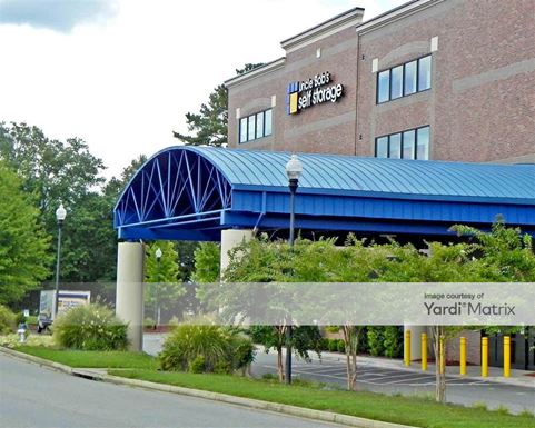 Source URL: https://cdnsc.rentcafe.com/dmslivecafe/3/1061203/1061203-1-2.jpg?width=-1&height=385&quality=80