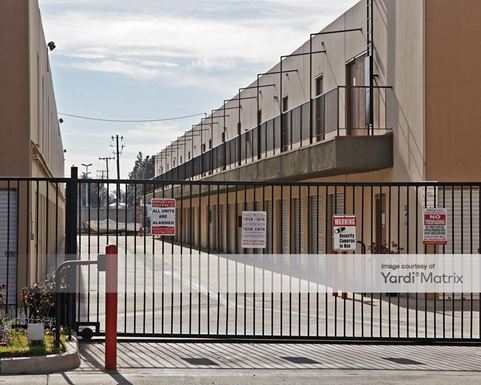 Source URL: https://cdnsc.rentcafe.com/dmslivecafe/3/1061325/1061325-1-2.jpg?width=-1&height=385&quality=80