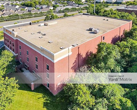 Source URL: https://cdnsc.rentcafe.com/dmslivecafe/3/1061396/1061396-1-4.jpg?width=-1&height=385&quality=80