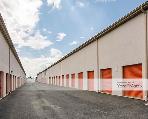 Source URL: https://cdnsc.rentcafe.com/dmslivecafe/3/1061408/1061408-1-4.jpg?width=-1&height=385&quality=80