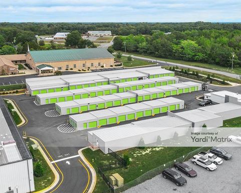 Source URL: https://cdnsc.rentcafe.com/dmslivecafe/3/1061411/1061411-1-5.jpg?width=-1&height=385&quality=80