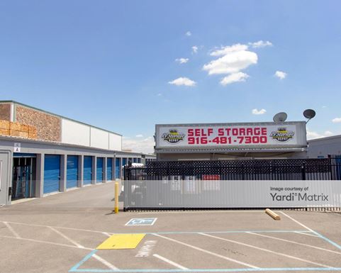 Source URL: https://cdnsc.rentcafe.com/dmslivecafe/3/1061425/1061425-1-5.jpg?width=-1&height=385&quality=80