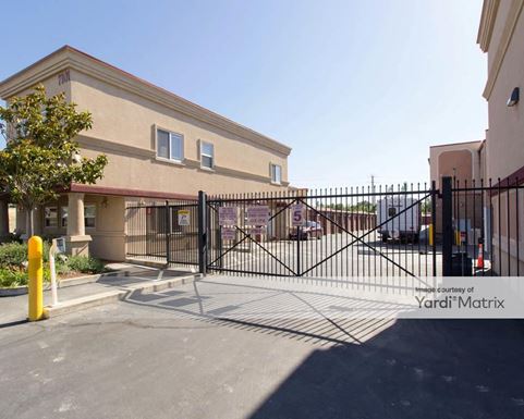 Source URL: https://cdnsc.rentcafe.com/dmslivecafe/3/1061440/1061440-1-5.jpg?width=-1&height=385&quality=80