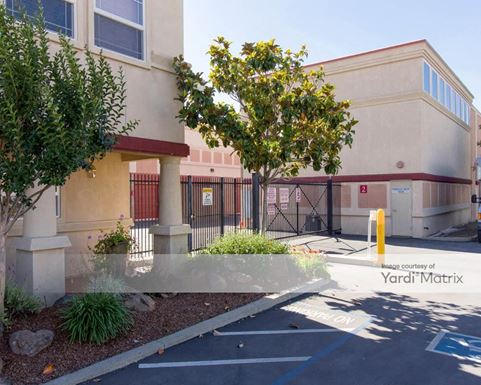 Source URL: https://cdnsc.rentcafe.com/dmslivecafe/3/1061440/1061440-1-6.jpg?width=-1&height=385&quality=80