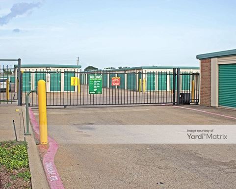 Source URL: https://cdnsc.rentcafe.com/dmslivecafe/3/1061487/1061487-1-2.jpg?width=-1&height=385&quality=80