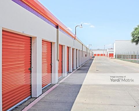 Source URL: https://cdnsc.rentcafe.com/dmslivecafe/3/1061513/1061513-1-4.jpg?width=-1&height=385&quality=80