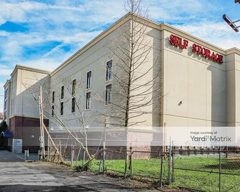 Source URL: https://cdnsc.rentcafe.com/dmslivecafe/3/1061606/1061606-1-3.jpg?width=-1&height=385&quality=80