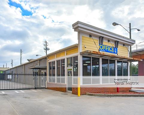 Source URL: https://cdnsc.rentcafe.com/dmslivecafe/3/1061612/1061612-1-3.jpg?width=-1&height=385&quality=80