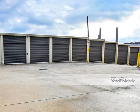 Source URL: https://cdnsc.rentcafe.com/dmslivecafe/3/1061612/1061612-1-4.jpg?width=-1&height=385&quality=80