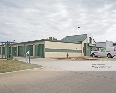 Source URL: https://cdnsc.rentcafe.com/dmslivecafe/3/1061705/1061705-1-4.jpg?width=-1&height=385&quality=80