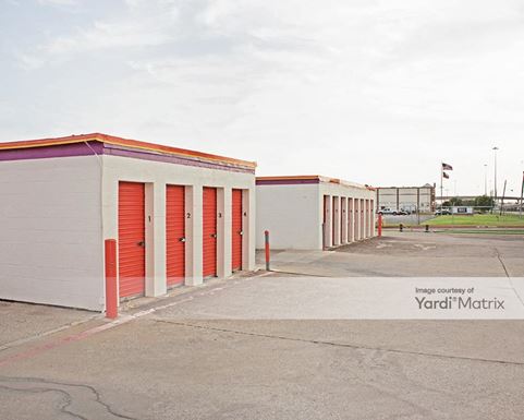 Source URL: https://cdnsc.rentcafe.com/dmslivecafe/3/1061867/1061867-1-3.jpg?width=-1&height=385&quality=80