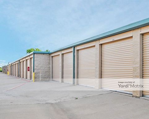 Source URL: https://cdnsc.rentcafe.com/dmslivecafe/3/1061915/1061915-1-2.jpg?width=-1&height=385&quality=80