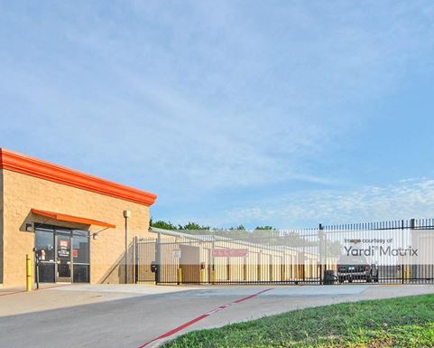 Source URL: https://cdnsc.rentcafe.com/dmslivecafe/3/1061915/1061915-1-4.jpg?width=-1&height=385&quality=80