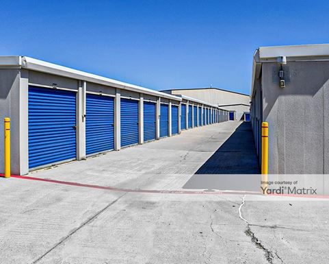 Source URL: https://cdnsc.rentcafe.com/dmslivecafe/3/1061937/1061937-1-2.jpg?width=-1&height=385&quality=80