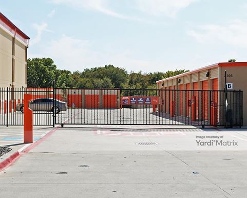 Source URL: https://cdnsc.rentcafe.com/dmslivecafe/3/1061956/1061956-1-5.jpg?width=-1&height=385&quality=80