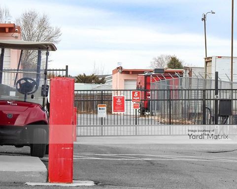 Source URL: https://cdnsc.rentcafe.com/dmslivecafe/3/1062025/1062025-1-4.jpg?width=-1&height=385&quality=80