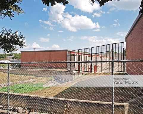 Source URL: https://cdnsc.rentcafe.com/dmslivecafe/3/1062049/1062049-1-3.jpg?width=-1&height=385&quality=80