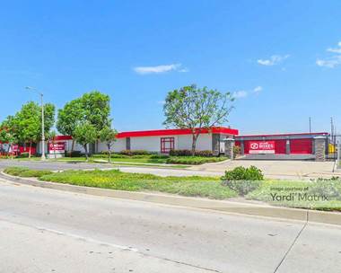 Storage Units for Rent available at 2323 East South Street, Long Beach, CA 90805