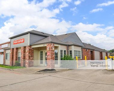 Storage Units for Rent available at 1507 West William Cannon Drive, Austin, TX 78745