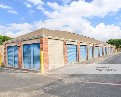 Source URL: https://cdnsc.rentcafe.com/dmslivecafe/3/1062223/1062223-1-2.jpg?width=-1&height=385&quality=80