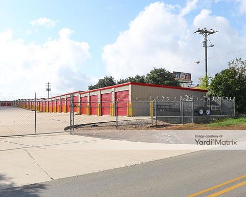 Source URL: https://cdnsc.rentcafe.com/dmslivecafe/3/1062233/1062233-1-4.jpg?width=-1&height=385&quality=80