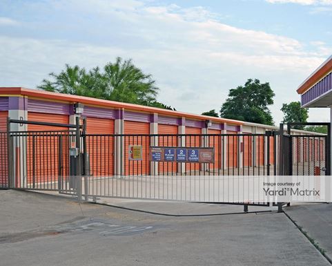 Source URL: https://cdnsc.rentcafe.com/dmslivecafe/3/1062244/1062244-1-3.jpg?width=-1&height=385&quality=80