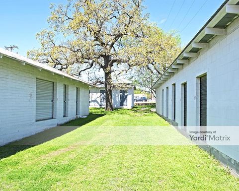 Source URL: https://cdnsc.rentcafe.com/dmslivecafe/3/1062281/1062281-1-2.jpg?width=-1&height=385&quality=80