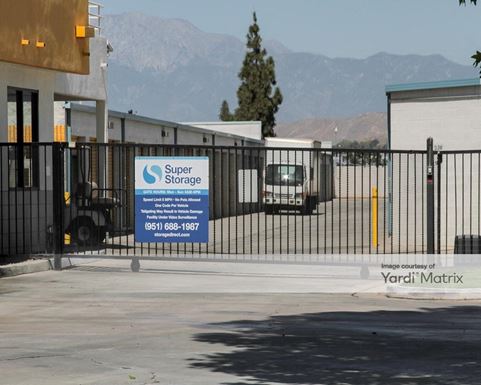 SmartStop Self Storage - Riverside - 6637 Van Buren Blvd