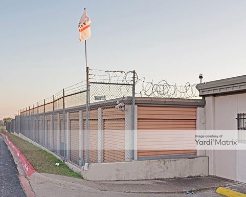 Source URL: https://cdnsc.rentcafe.com/dmslivecafe/3/1062392/1062392-1-5.jpg?width=-1&height=385&quality=80