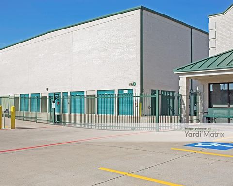 Source URL: https://cdnsc.rentcafe.com/dmslivecafe/3/1062409/1062409-1-5.jpg?width=-1&height=385&quality=80