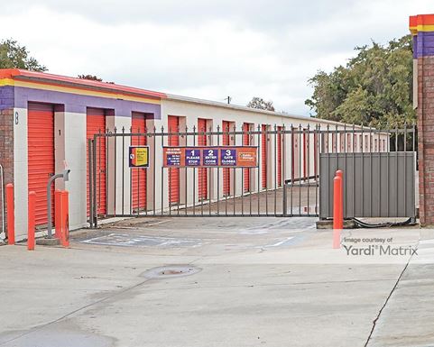 Source URL: https://cdnsc.rentcafe.com/dmslivecafe/3/1062420/1062420-1-2.jpg?width=-1&height=385&quality=80