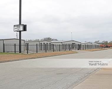 Storage Units for Rent available at 127 Century Drive, Cleburne, TX 76033