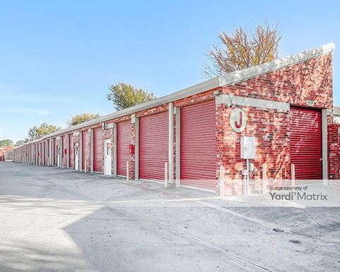 Source URL: https://cdnsc.rentcafe.com/dmslivecafe/3/1062453/1062453-1-5.jpg?width=-1&height=385&quality=80