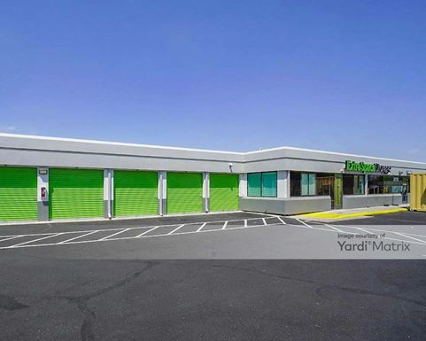 Source URL: https://cdnsc.rentcafe.com/dmslivecafe/3/1062589/1062589-1-6.jpg?width=-1&height=385&quality=80