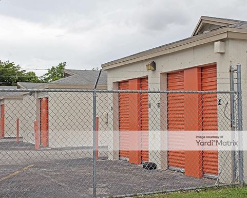 Source URL: https://cdnsc.rentcafe.com/dmslivecafe/3/1062613/1062613-1-5.jpg?width=-1&height=385&quality=80