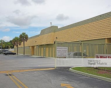 Storage Units for Rent available at 8395 SW 67th Avenue, Miami, FL 33143