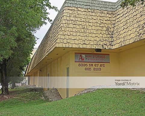 Source URL: https://cdnsc.rentcafe.com/dmslivecafe/3/1062623/1062623-1-5.jpg?width=-1&height=385&quality=80