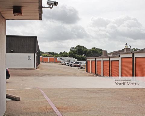 Source URL: https://cdnsc.rentcafe.com/dmslivecafe/3/1062762/1062762-1-4.jpg?width=-1&height=385&quality=80