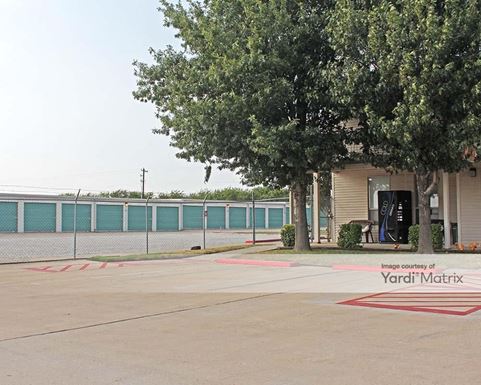 Source URL: https://cdnsc.rentcafe.com/dmslivecafe/3/1062803/1062803-1-4.jpg?width=-1&height=385&quality=80