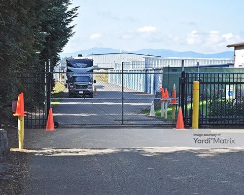 Source URL: https://cdnsc.rentcafe.com/dmslivecafe/3/1063079/1063079-1-5.jpg?width=-1&height=385&quality=80