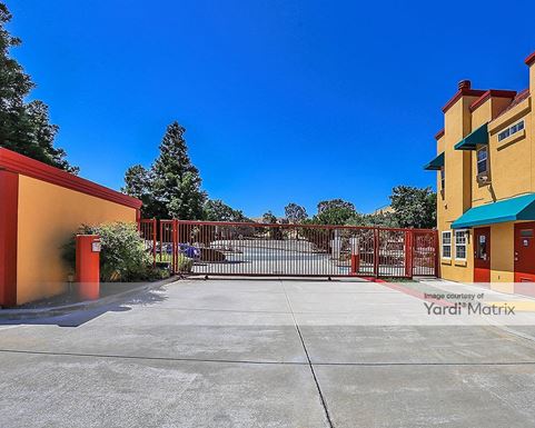 Source URL: https://cdnsc.rentcafe.com/dmslivecafe/3/1063094/1063094-1-6.jpg?width=-1&height=385&quality=80