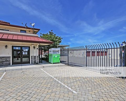 Source URL: https://cdnsc.rentcafe.com/dmslivecafe/3/1063095/1063095-1-3.jpg?width=-1&height=385&quality=80