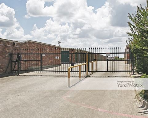 Source URL: https://cdnsc.rentcafe.com/dmslivecafe/3/1063309/1063309-1-2.jpg?width=-1&height=385&quality=80