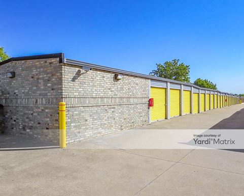 Source URL: https://cdnsc.rentcafe.com/dmslivecafe/3/1063317/1063317-1-2.jpg?width=-1&height=385&quality=80