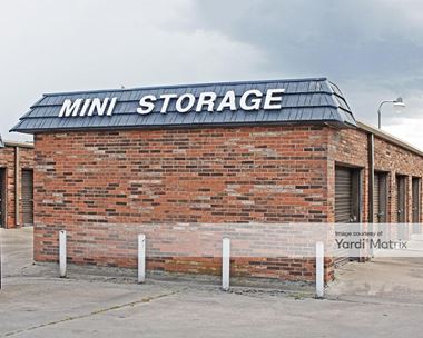 Storage Units for Rent available at 703 West Moore Avenue, Terrell, TX 75160