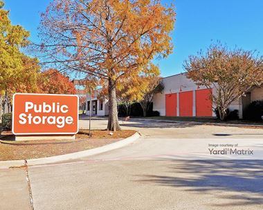 Storage Units for Rent available at 502 East Lamar Blvd, Arlington, TX 76011