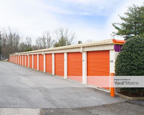 Source URL: https://cdnsc.rentcafe.com/dmslivecafe/3/1063391/1063391-1-4.jpg?width=-1&height=385&quality=80