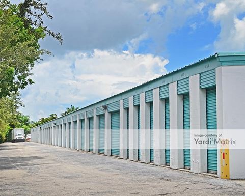 Self Storage Units at 275 Goodlette Frank Rd, Naples, FL