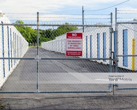 Source URL: https://cdnsc.rentcafe.com/dmslivecafe/3/1063464/1063464-1-2.jpg?width=-1&height=385&quality=80