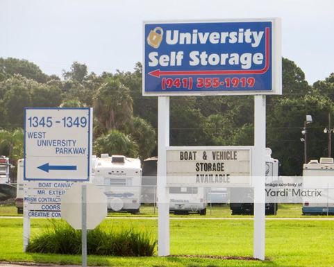 Source URL: https://cdnsc.rentcafe.com/dmslivecafe/3/1063464/1063464-1-4.jpg?width=-1&height=385&quality=80